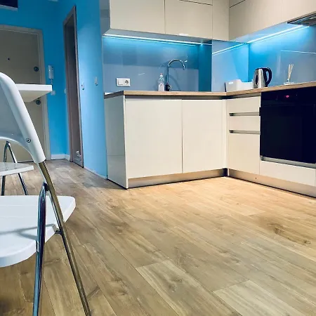 Apartment Turquoise And Magenta *